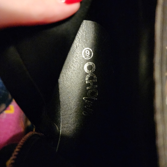 Dolls Kill ankle platform boots size 9 color charcoal gray, photosensitive - Picture 4 of 4